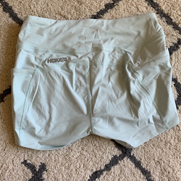 Hoka One One performance knit 3” short - Picture 3 of 8